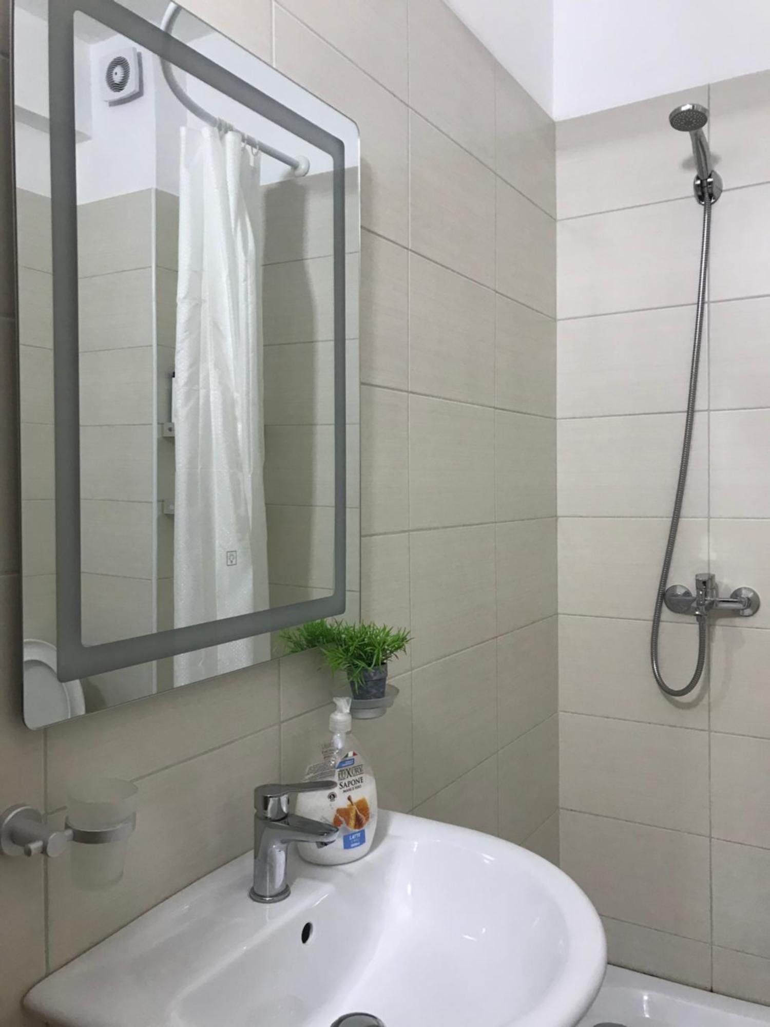 Corazon Guest House Vlore Ngoại thất bức ảnh